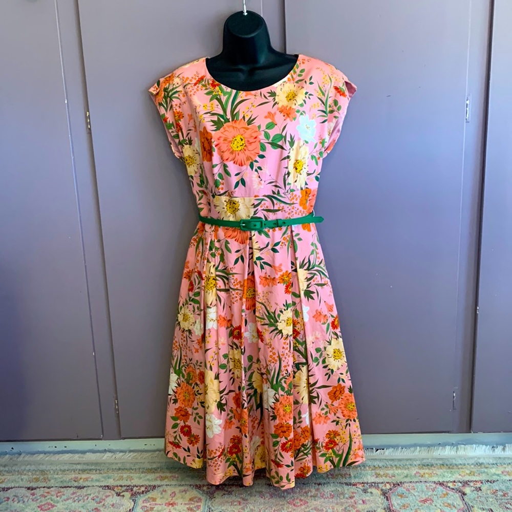 Review Garden Dress - Picture 1 of 6